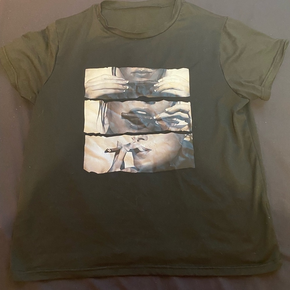 Women’s graphic tee